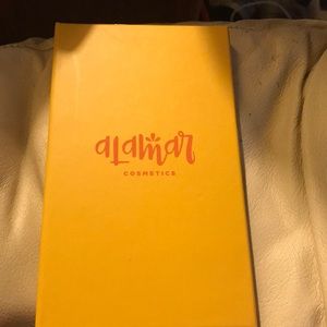 Alamar eye shadow pallet